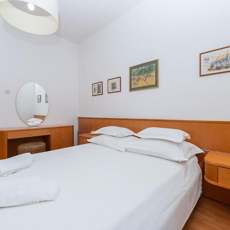 Apartments Sokol Makarska Bagian luar foto