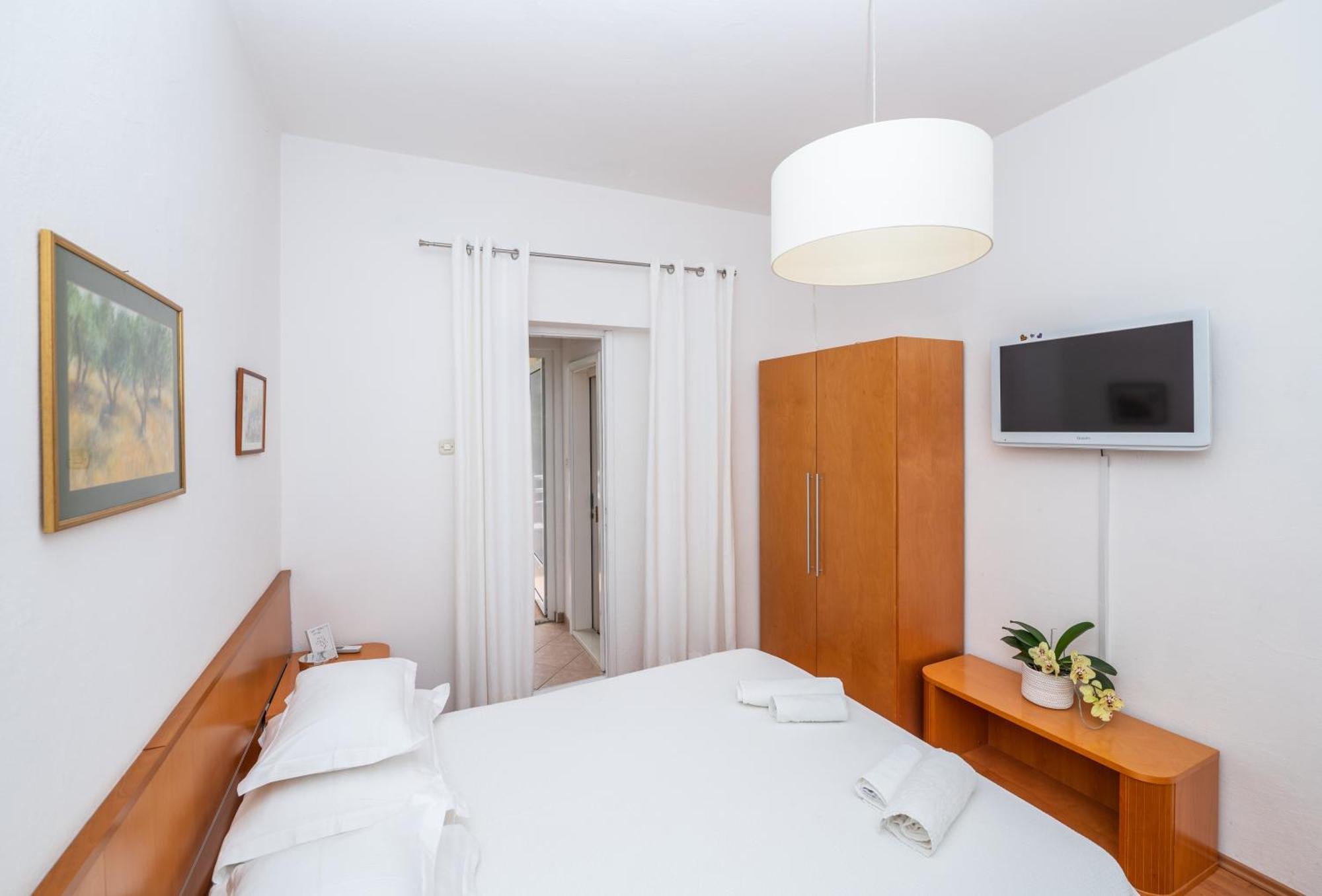 Apartments Sokol Makarska Bagian luar foto