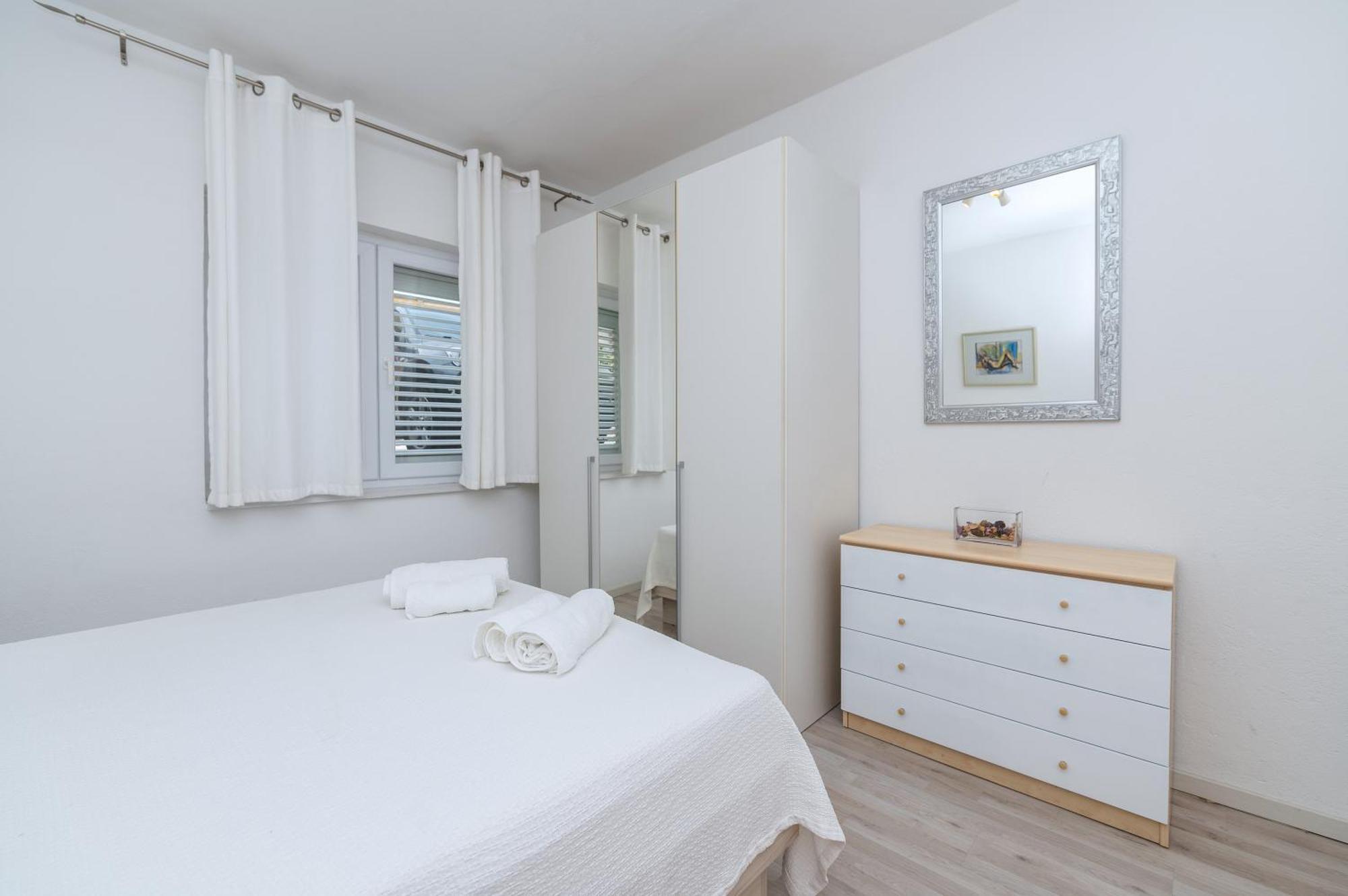Apartments Sokol Makarska Bagian luar foto