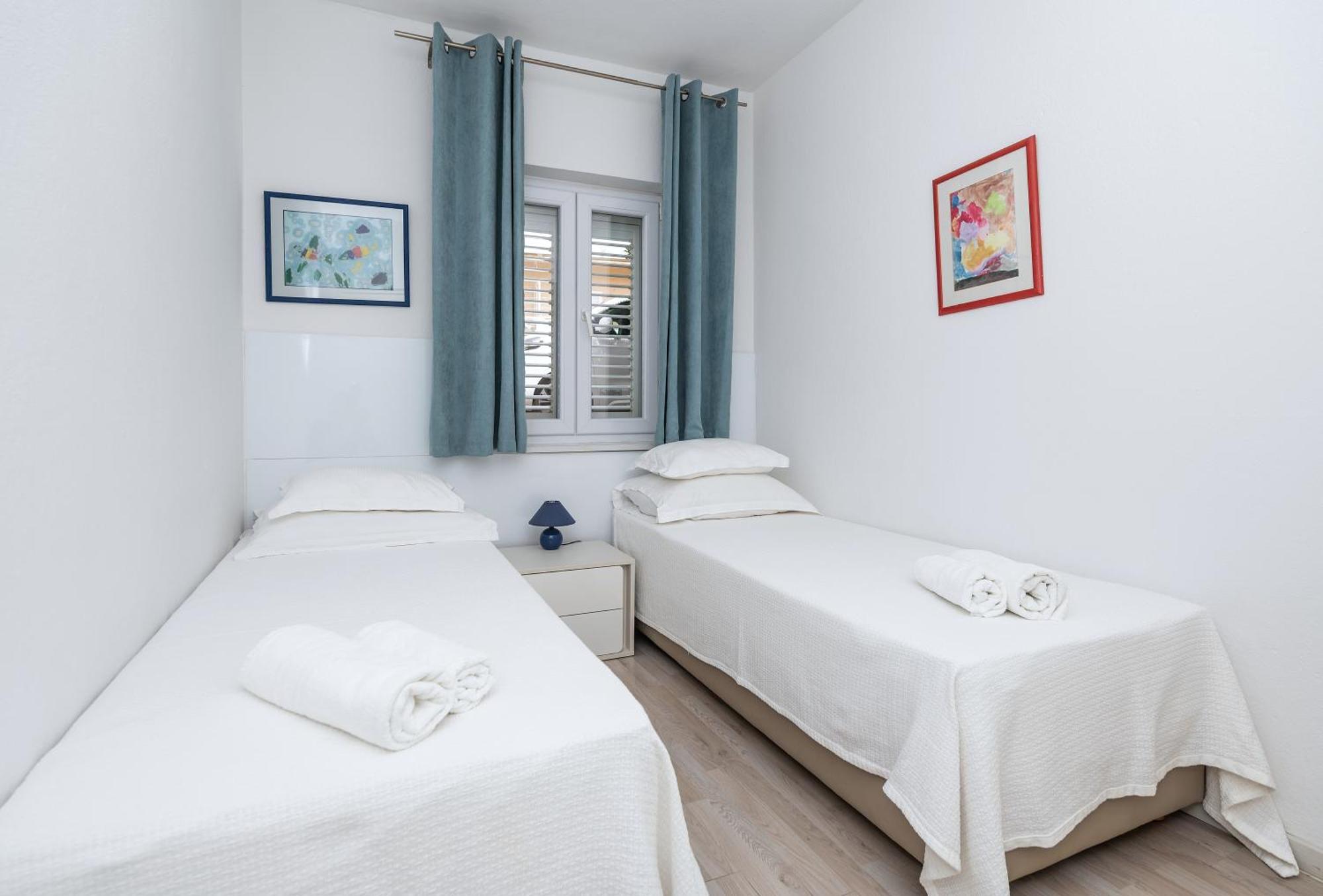 Apartments Sokol Makarska Bagian luar foto
