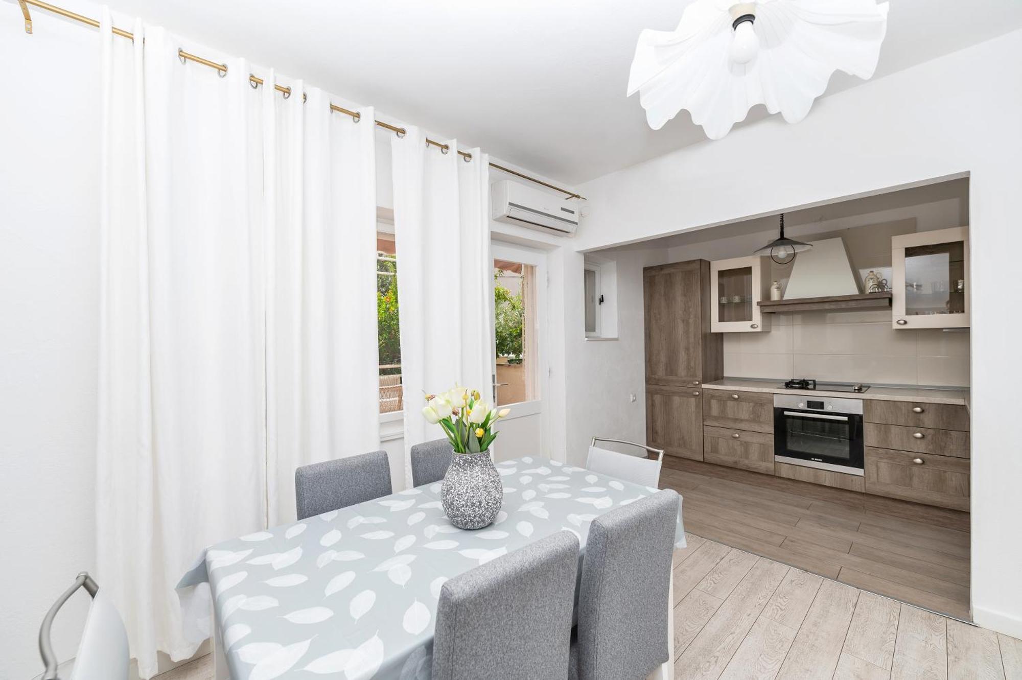 Apartments Sokol Makarska Bagian luar foto